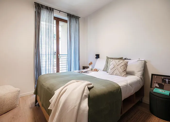 Bella - By Myhomeincomo Apartman