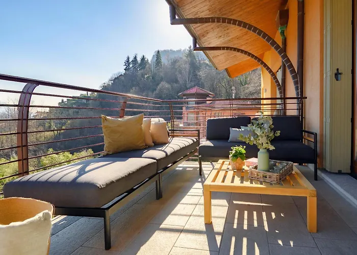 Bella - By Myhomeincomo Apartman